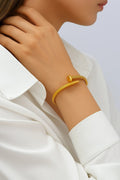 Curve Nail Cuff