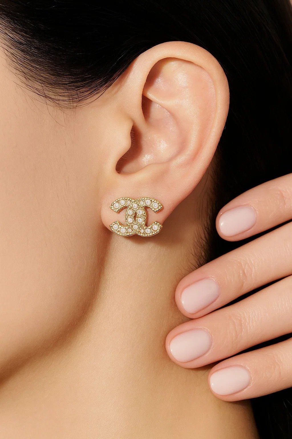 Pearl-Pavé Interlocking-C Studs (Gold)
